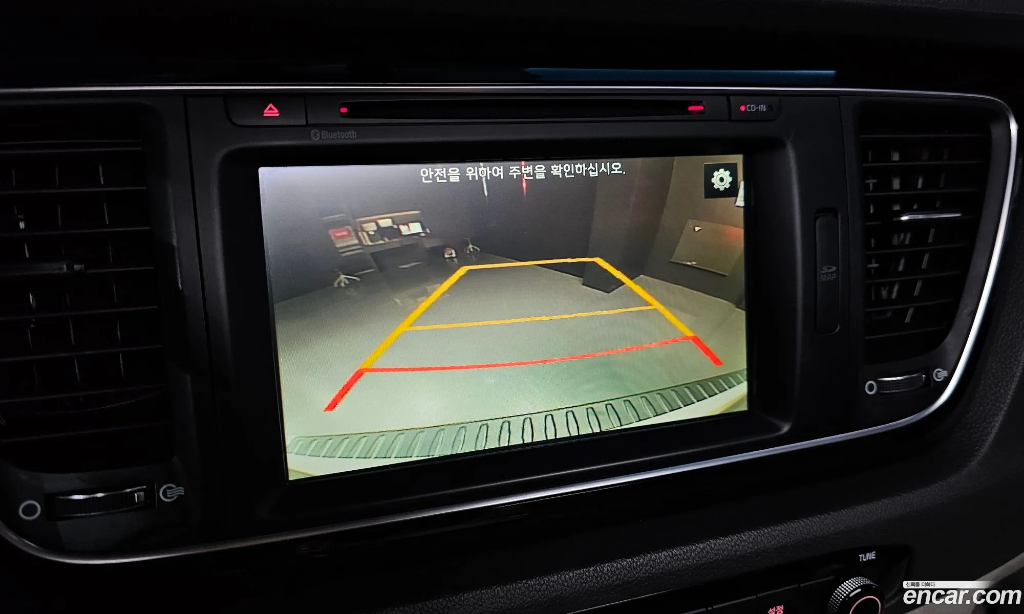 Kia Carnival 2014 KNAMC81ABFS033371 — 4