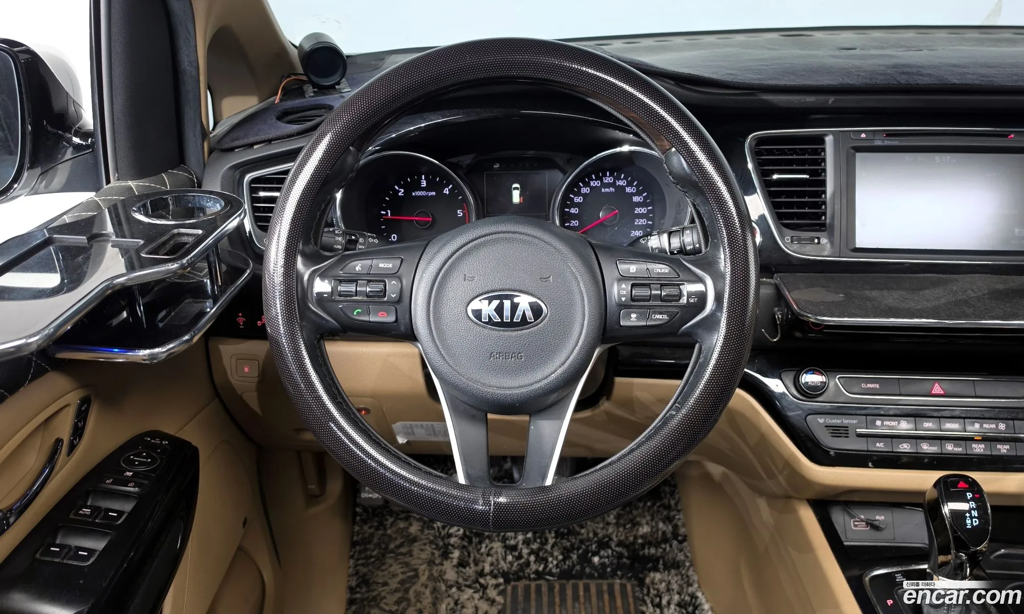 Kia Carnival 2017 KNAMD81ABJS386848 — 8