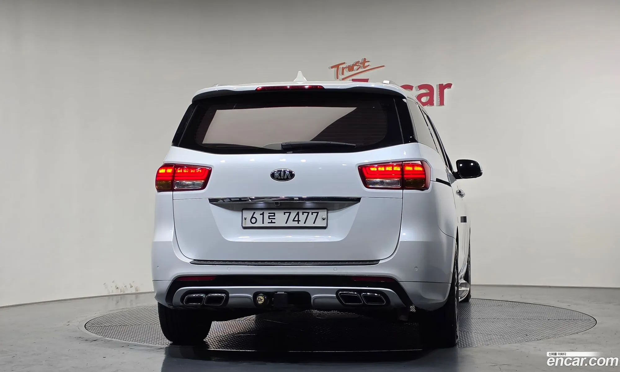 Kia Carnival 2017 KNAMD81ABJS386848 — 2