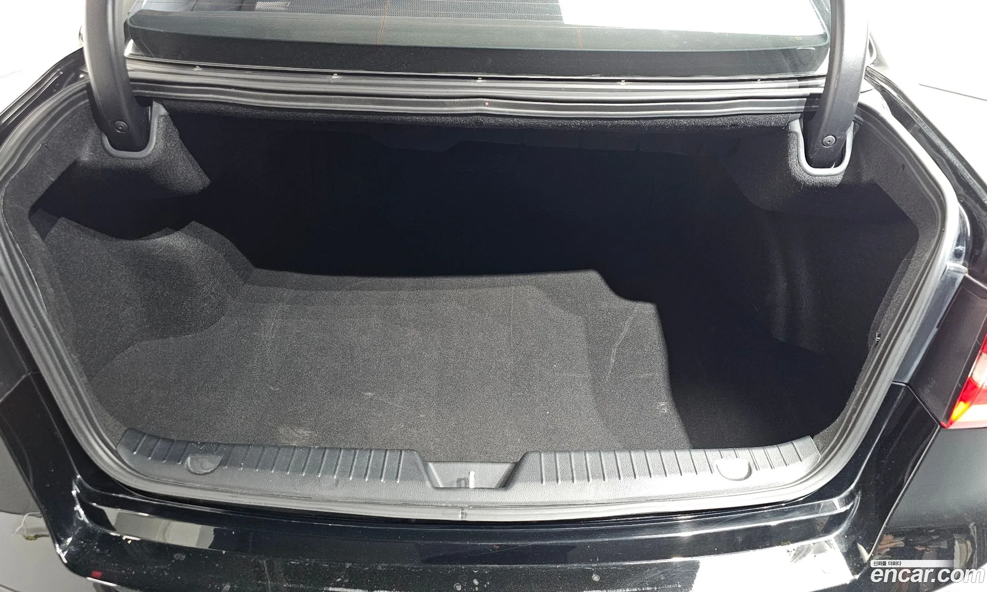 Kia K7 2014 KNALN416BEA172072 — 19