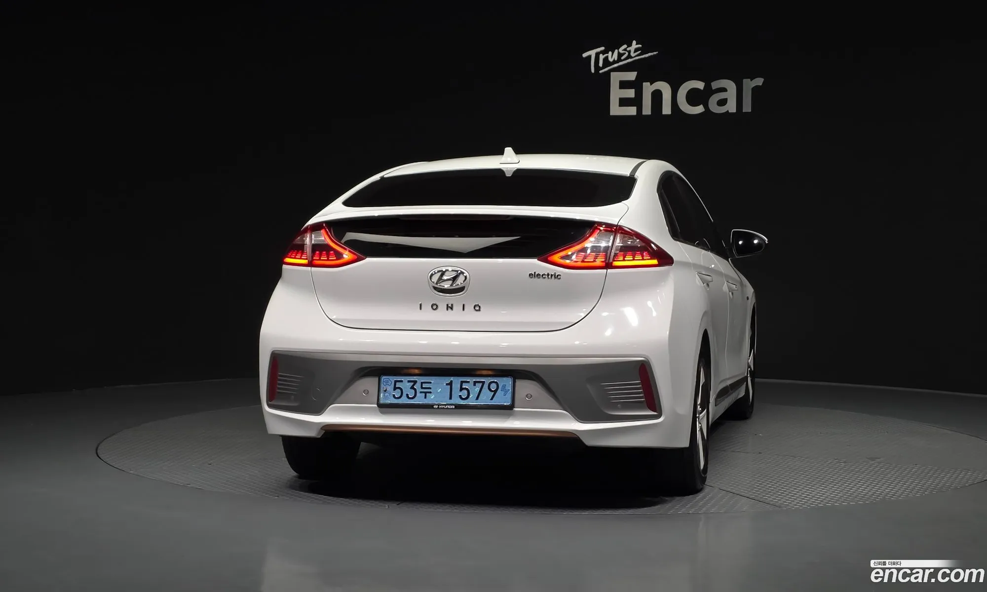 Hyundai Ioniq Electric 2016 — 3