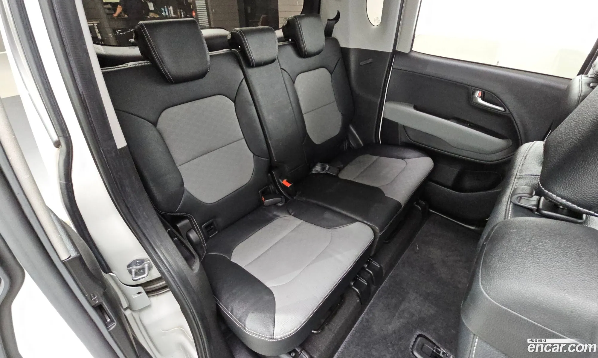 Kia Ray 2022 KNACJ811BNT293424 — 4