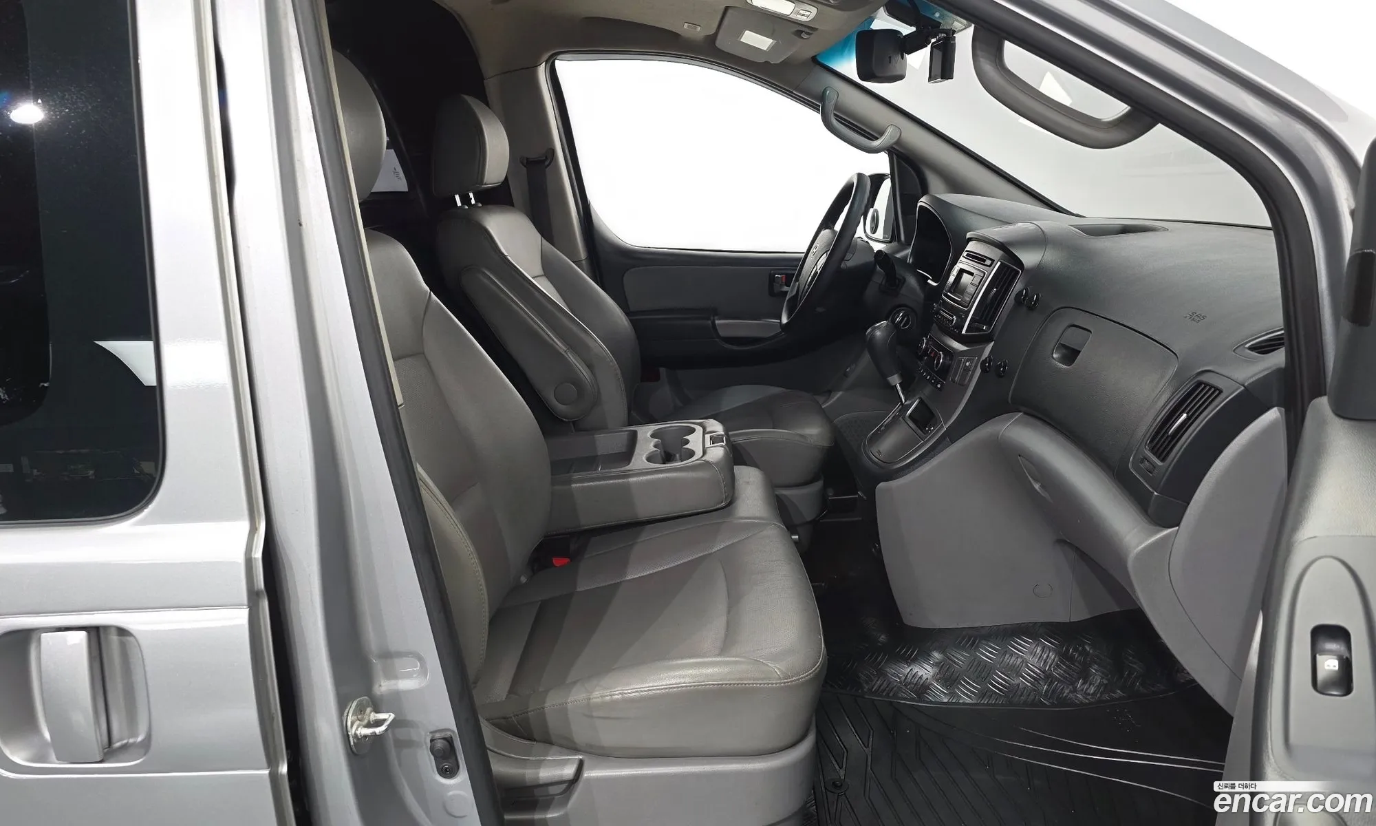 Hyundai Grand Starex 2017 — 10