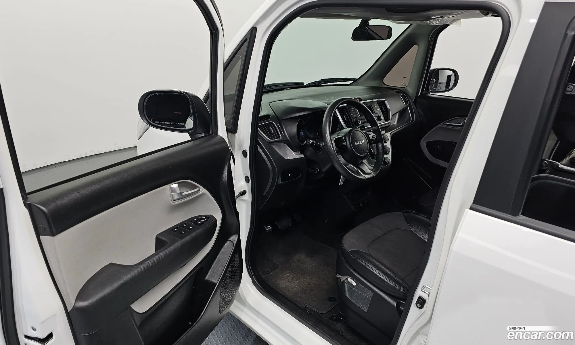 Kia Ray 2022 KNACF911BNT293880 — 10