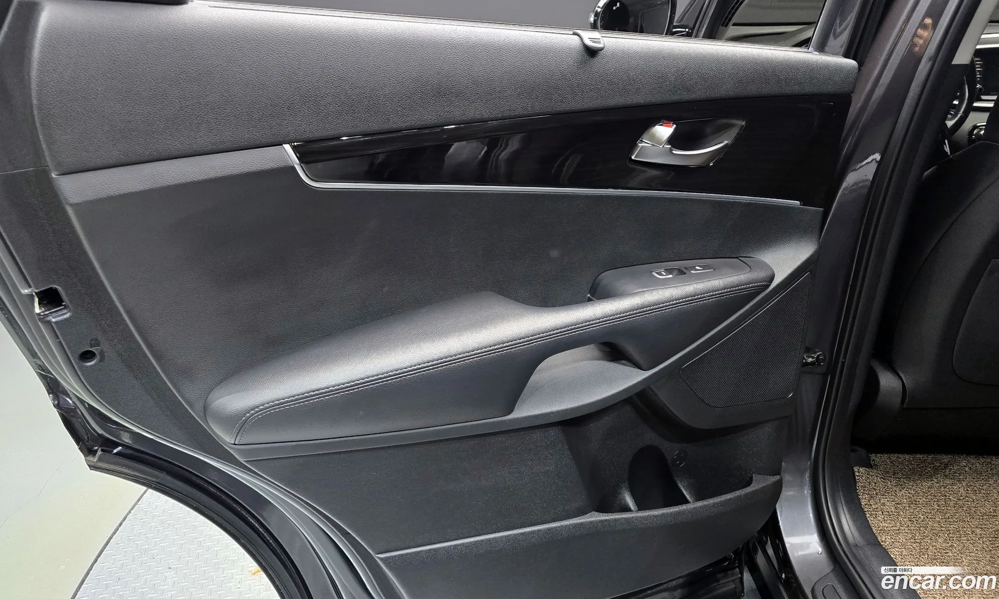 Kia Sorento 2019 KNAPS811BKA537935 — 24