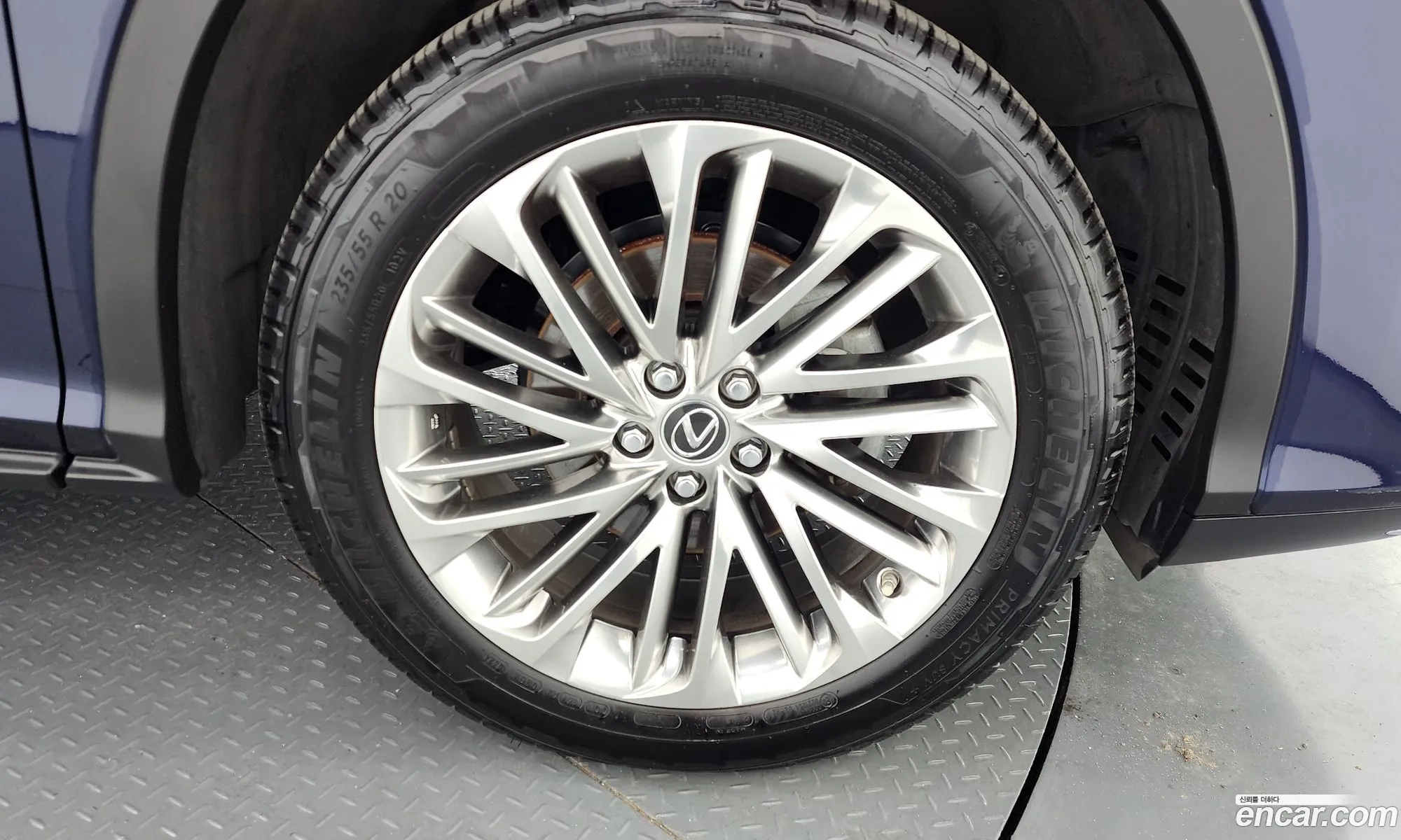 Lexus RX450h 2021 JTJBGMCA6M2068889 — 31