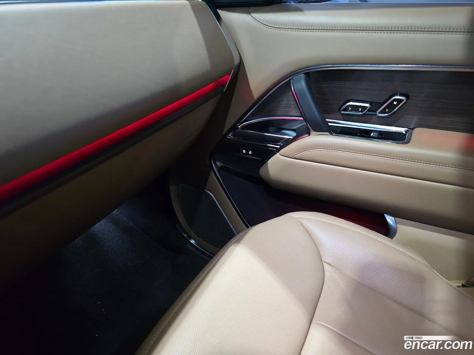 Land Rover Range Rover 2024 — 11