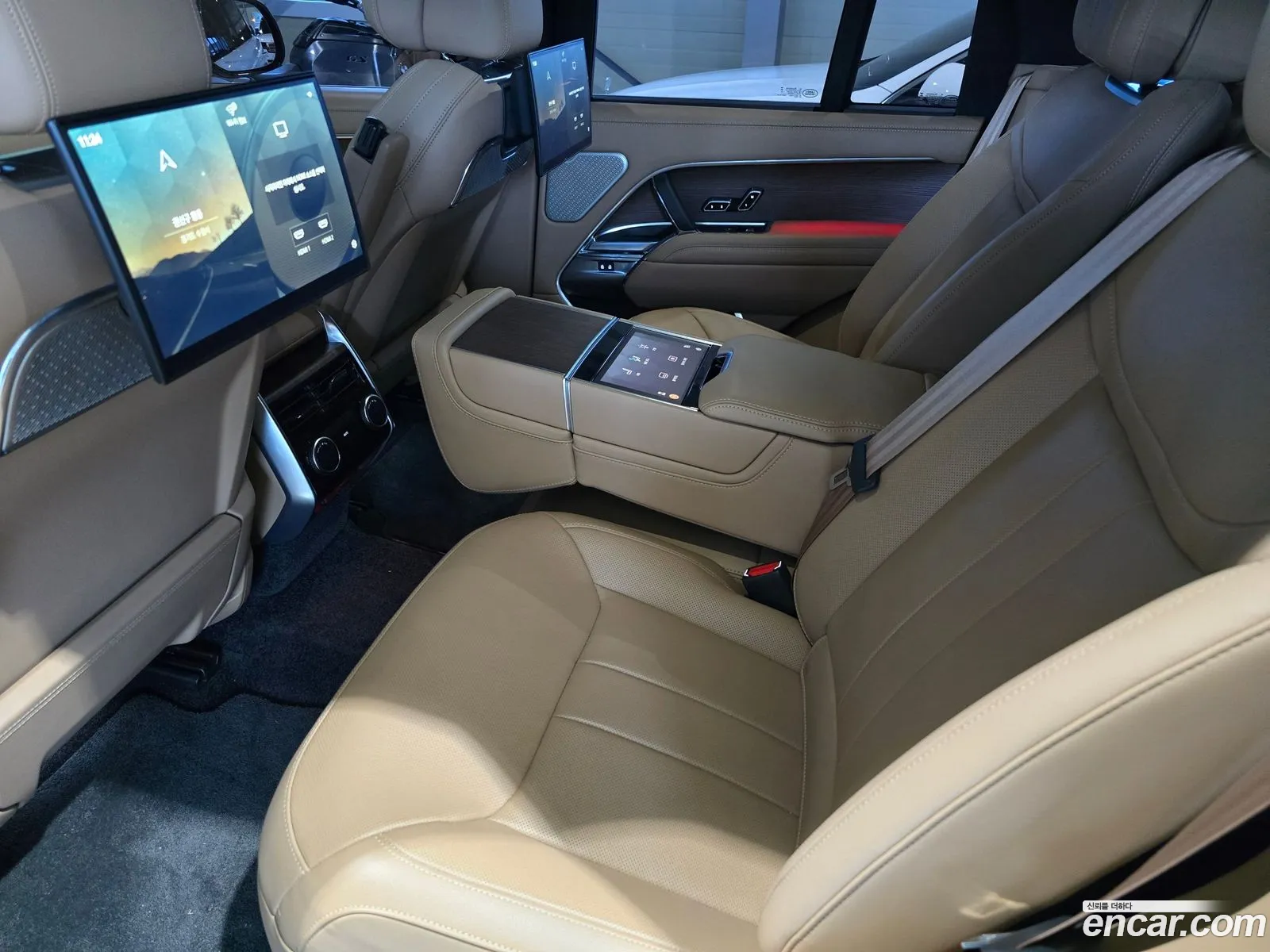 Land Rover Range Rover 2024 — 19