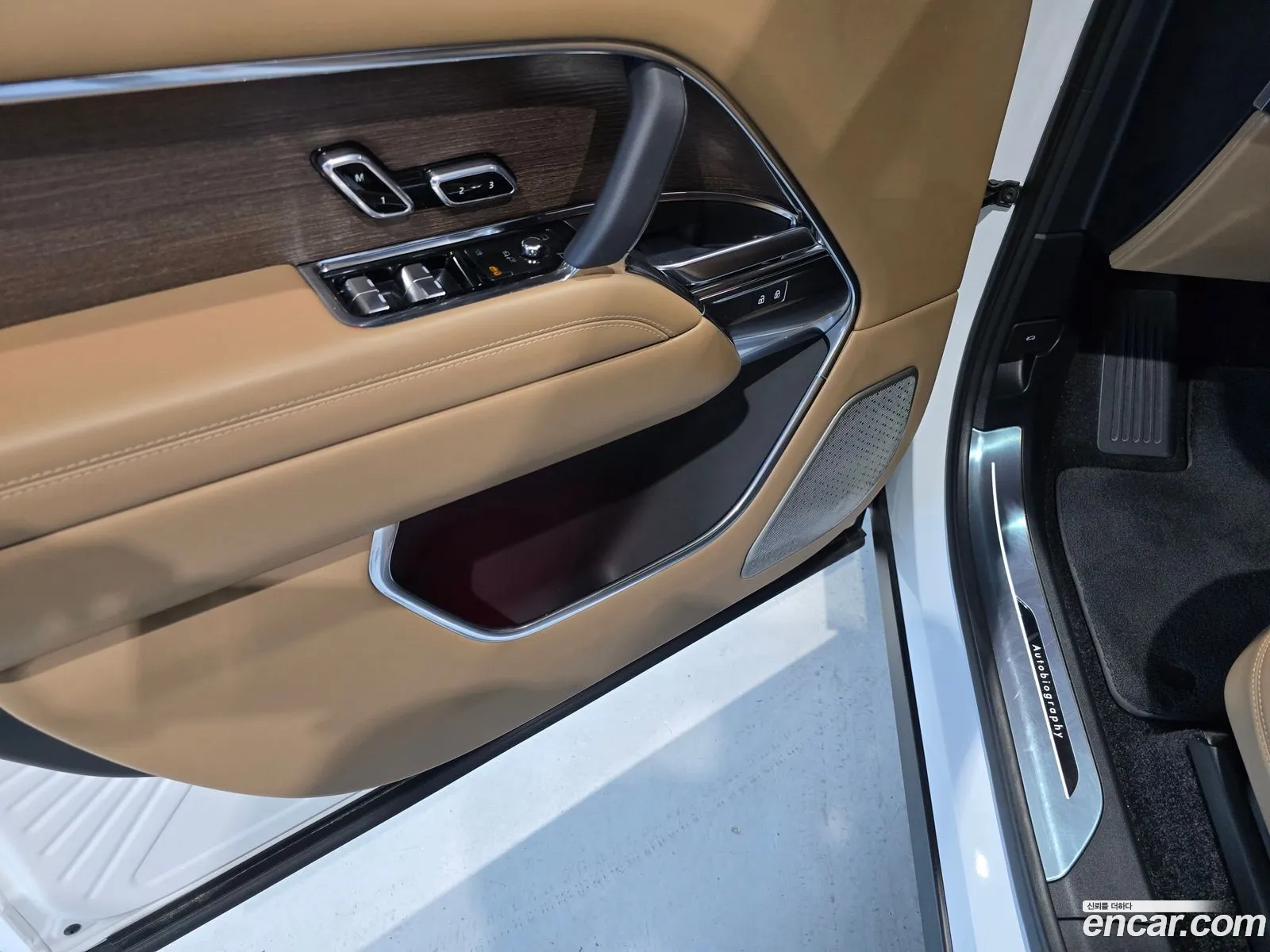 Land Rover Range Rover 2024 — 12