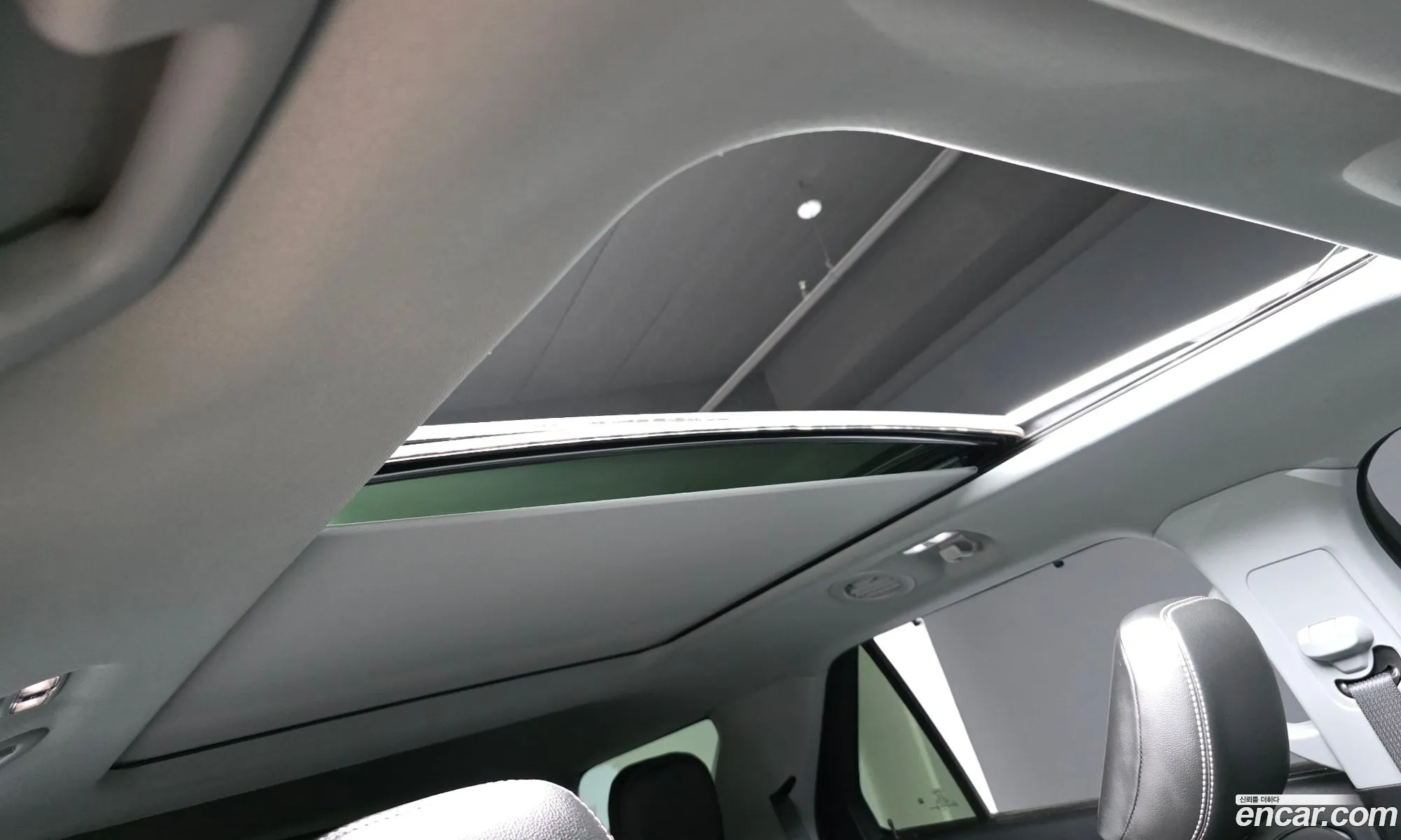 Ford Explorer 6th Gen 2022 1FMSK8FH5NGB80486 — 40