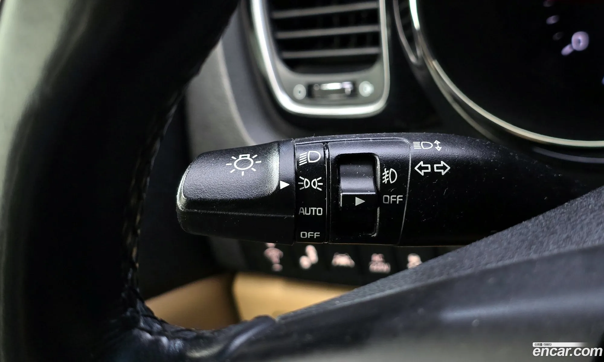 Kia Carnival 2018 KNAME81ABJS443674 — 7