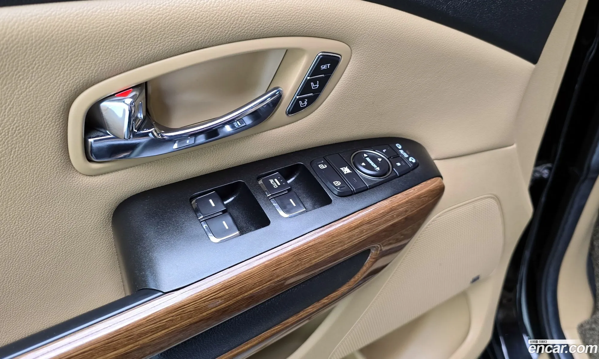 Kia Carnival 2018 KNAME81ABJS443674 — 25