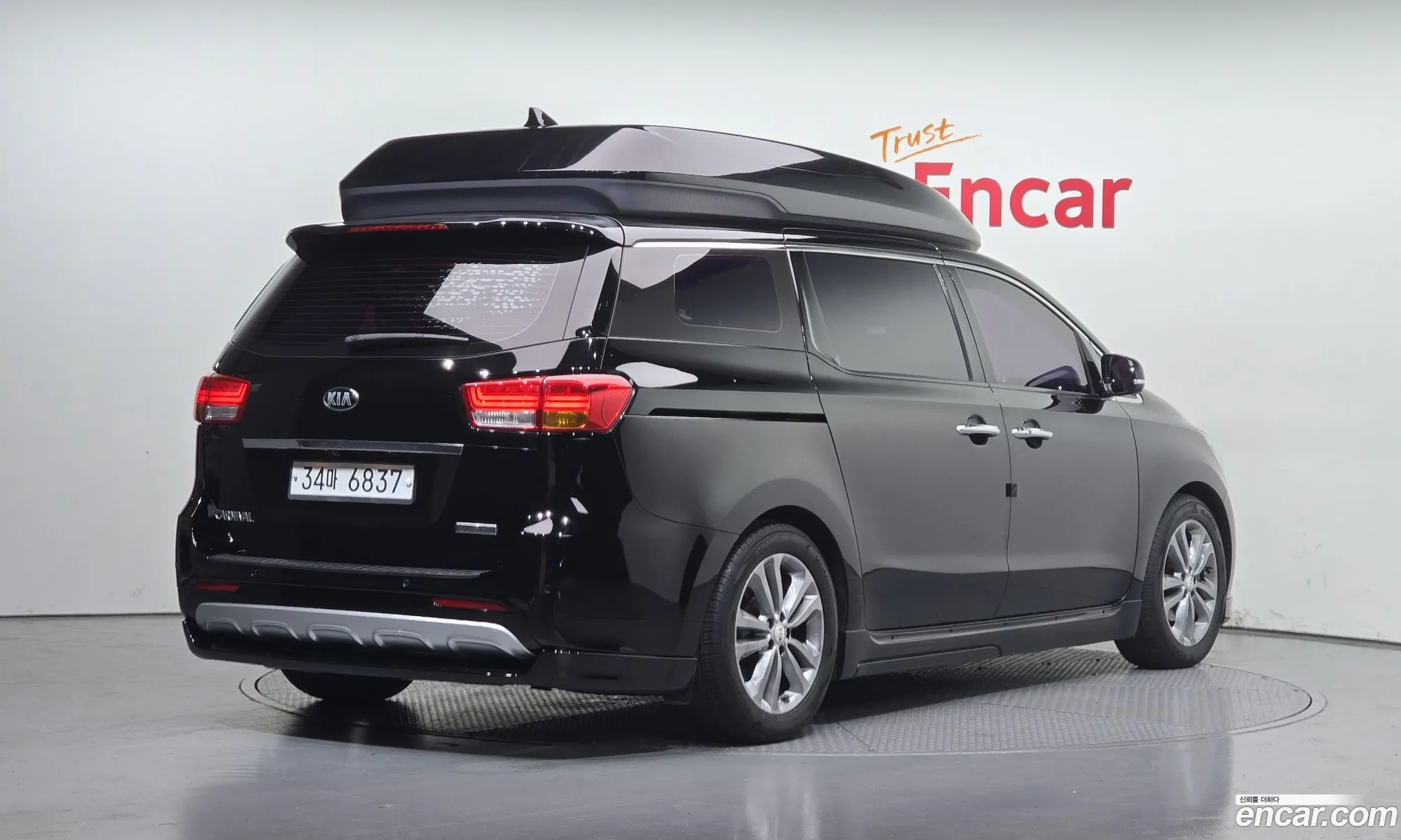 Kia Carnival 2018 KNAME81ABJS443674 — 11