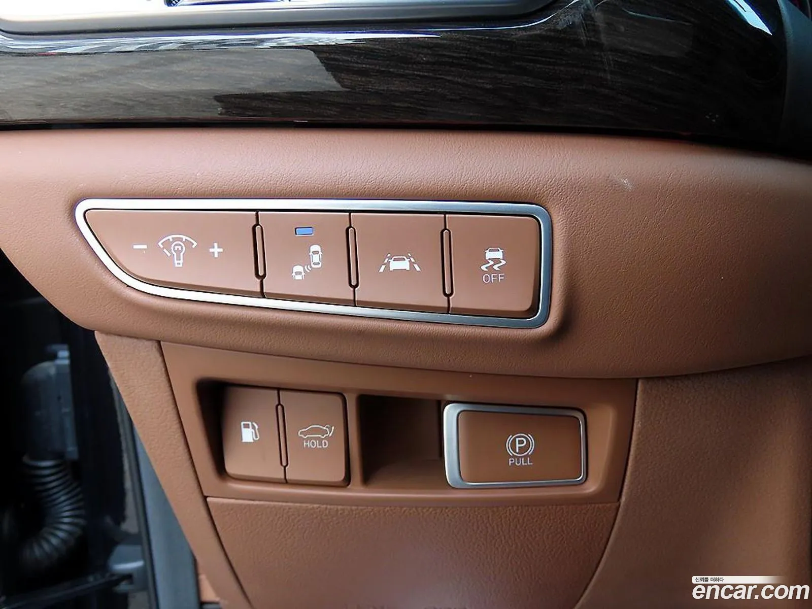 Genesis G90 2020 — 2