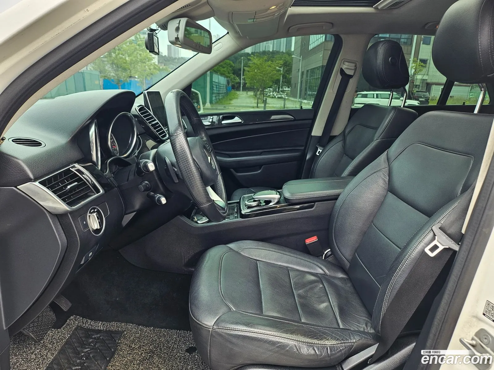 Mercedes-Benz GLE-Class W166 2016 — 19