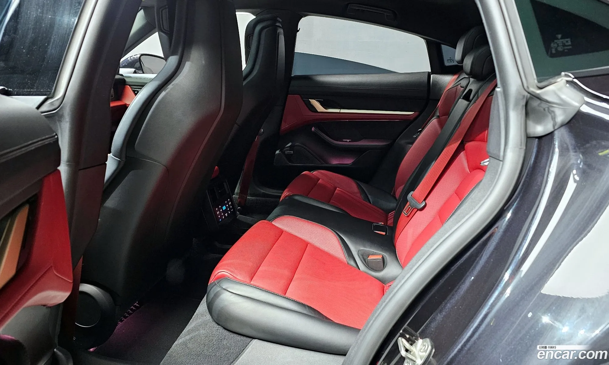 Porsche Taycan 2024 — 26