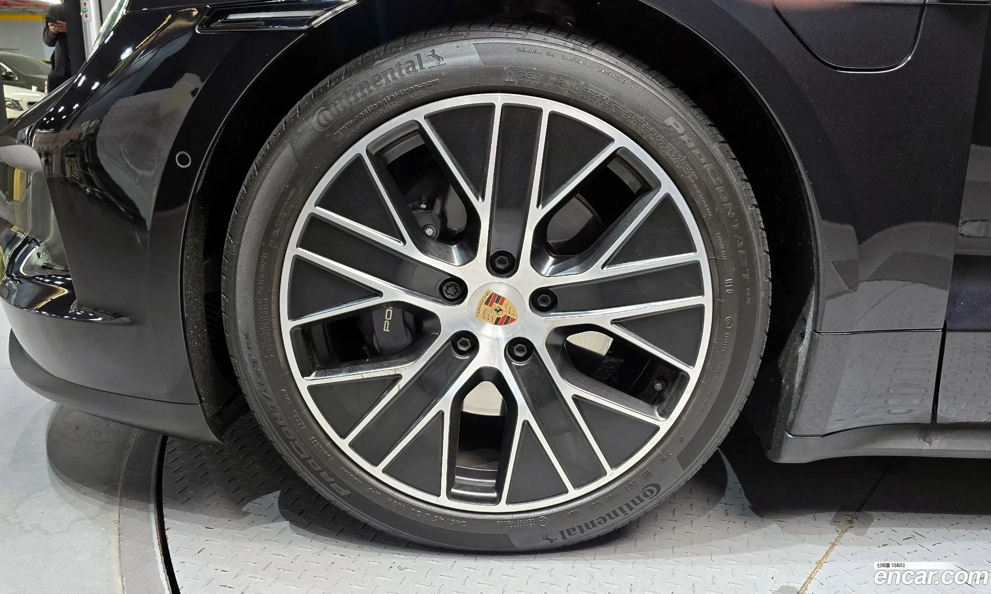 Porsche Taycan 2024 — 24