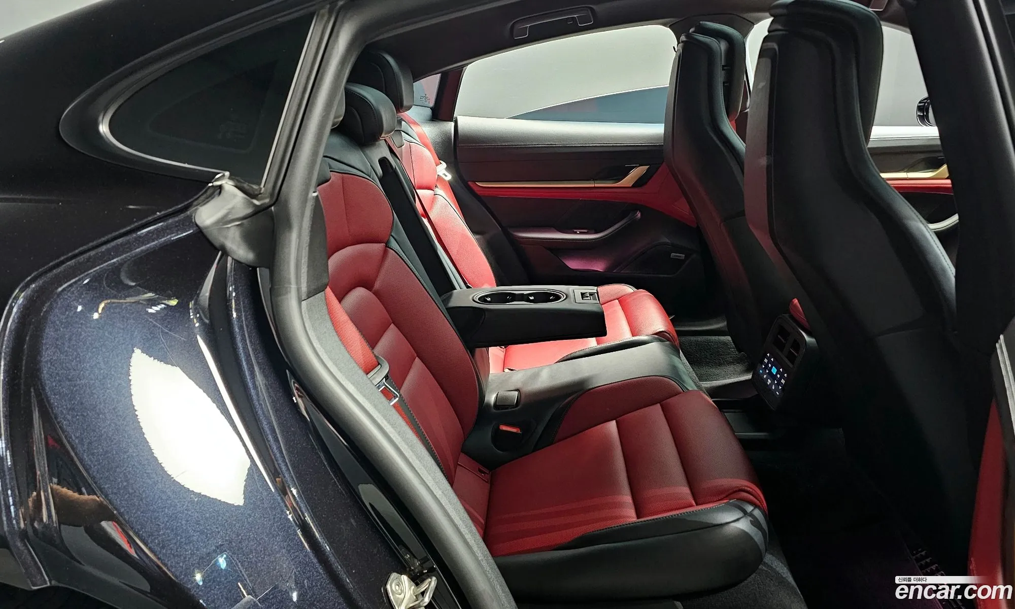 Porsche Taycan 2024 — 3