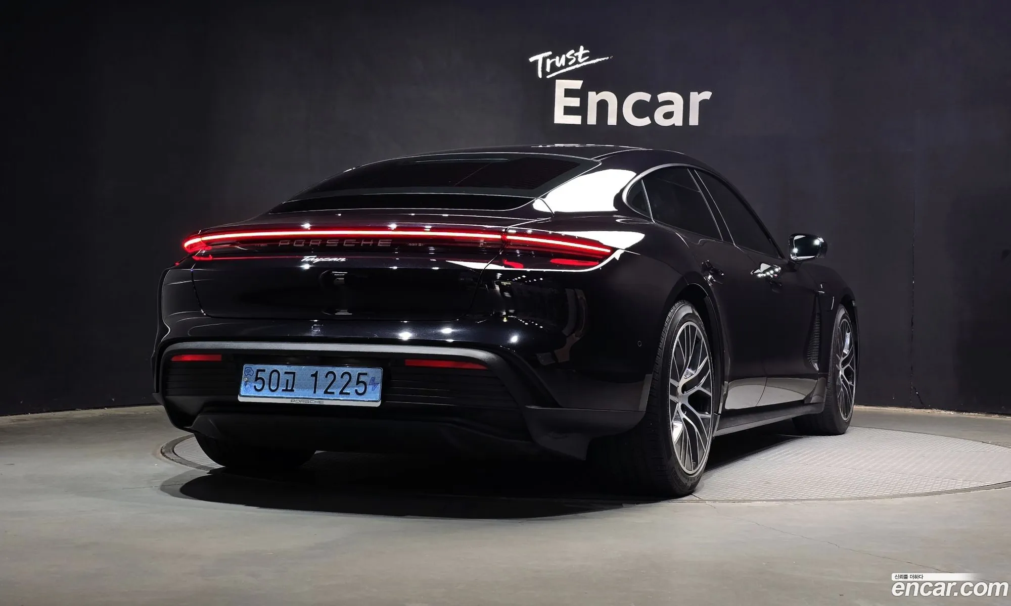 Porsche Taycan 2024 — 22