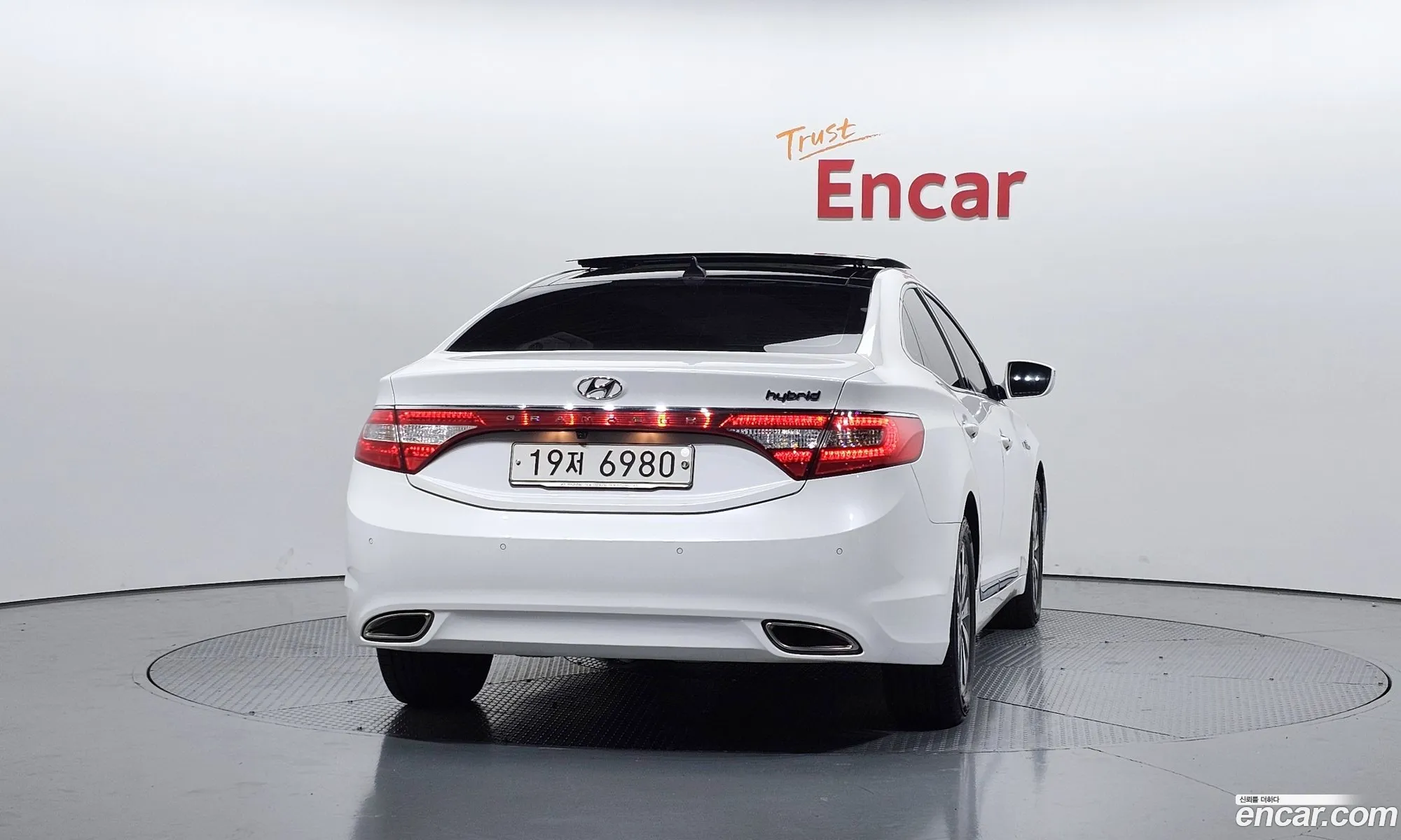 Hyundai Grandeur HG Hybrid 2014 — 16