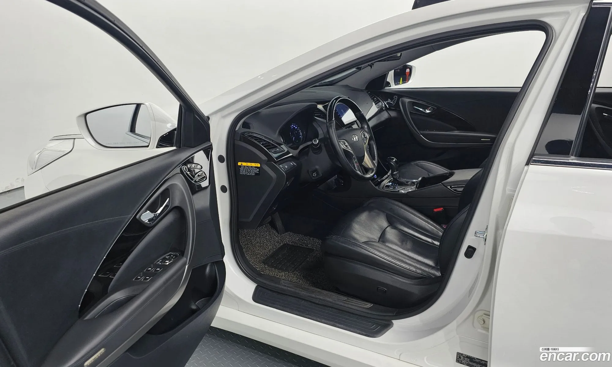 Hyundai Grandeur HG Hybrid 2014 — 18