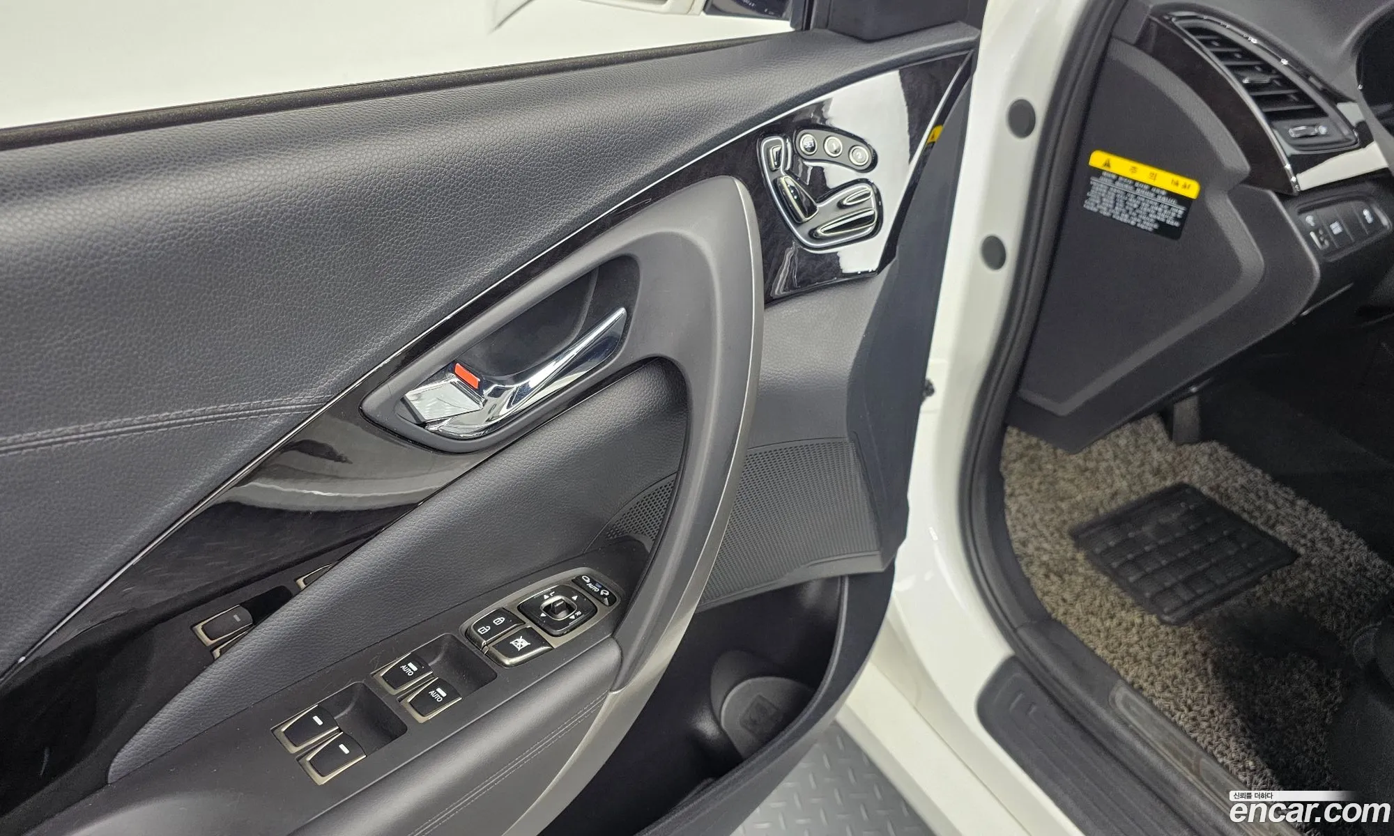 Hyundai Grandeur HG Hybrid 2014 — 9