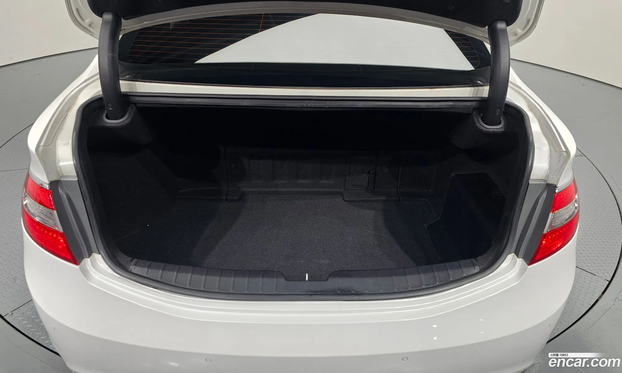 Hyundai Grandeur HG Hybrid 2014 — 6