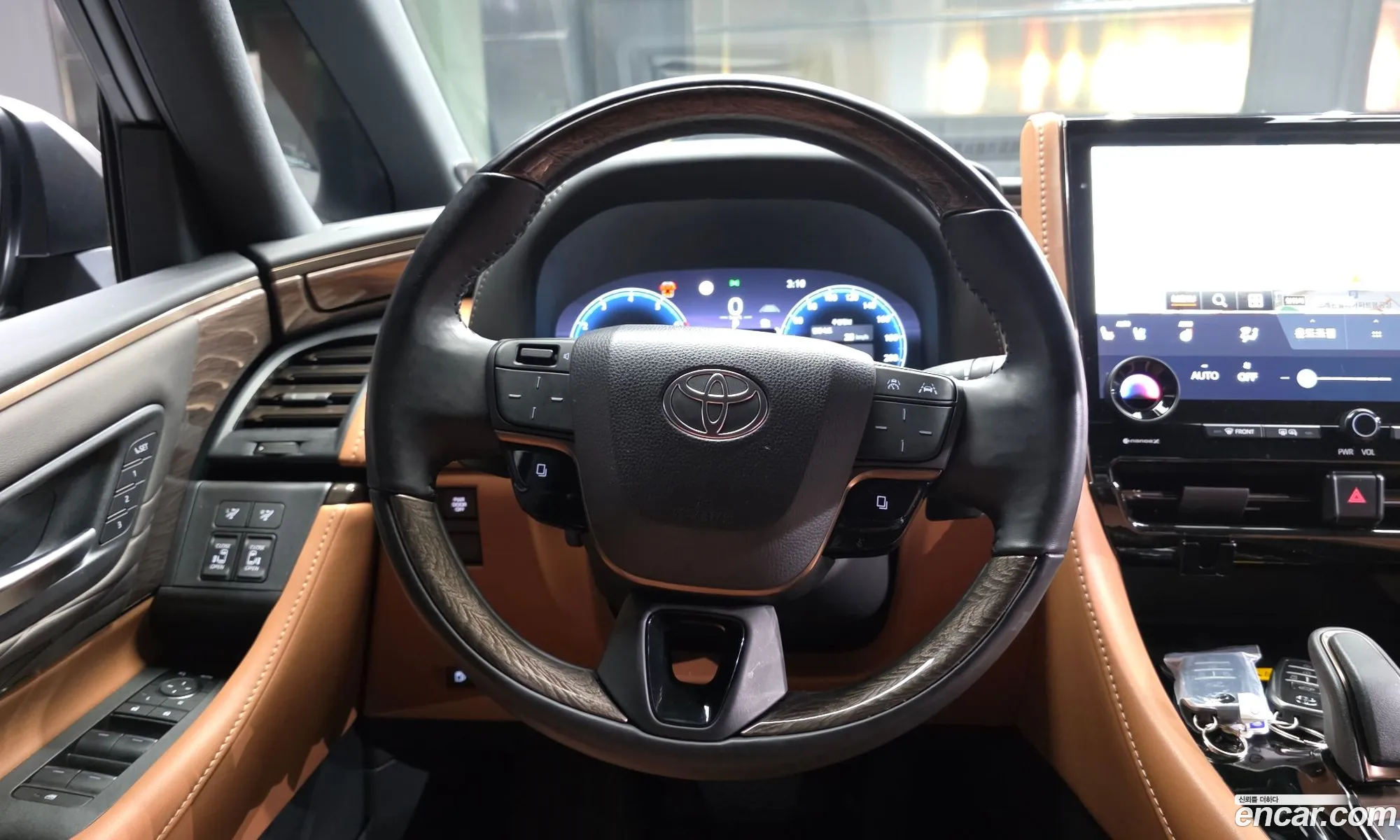 Toyota Alphard 2025 — 4