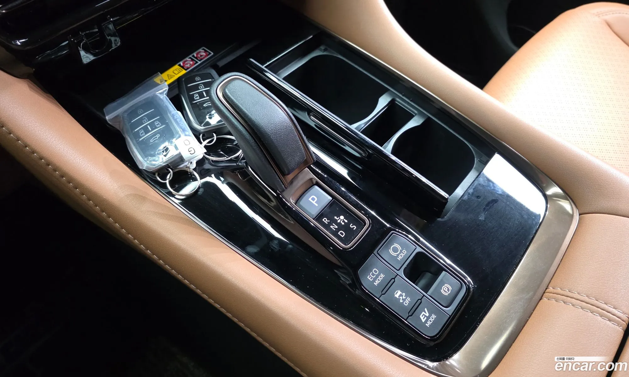 Toyota Alphard 2025 — 16