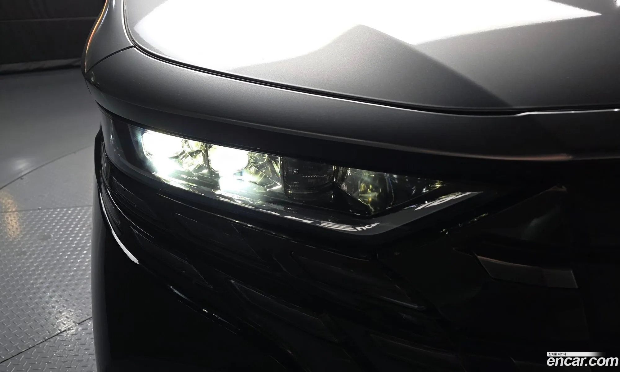 Toyota Alphard 2025 — 28