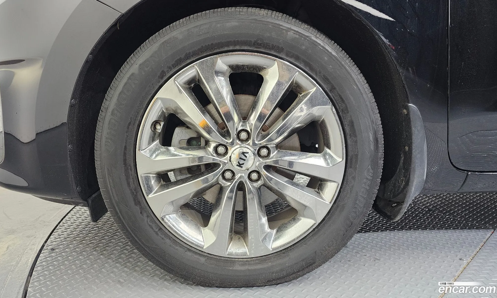 Kia Carnival 2016 KNAME81ABHS266796 — 9