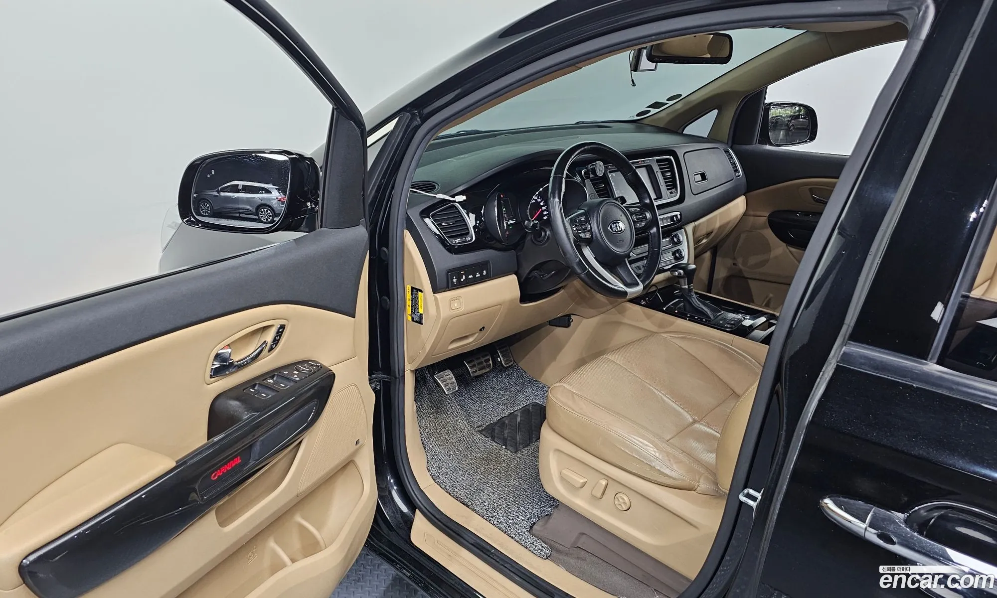 Kia Carnival 2016 KNAME81ABHS266796 — 8