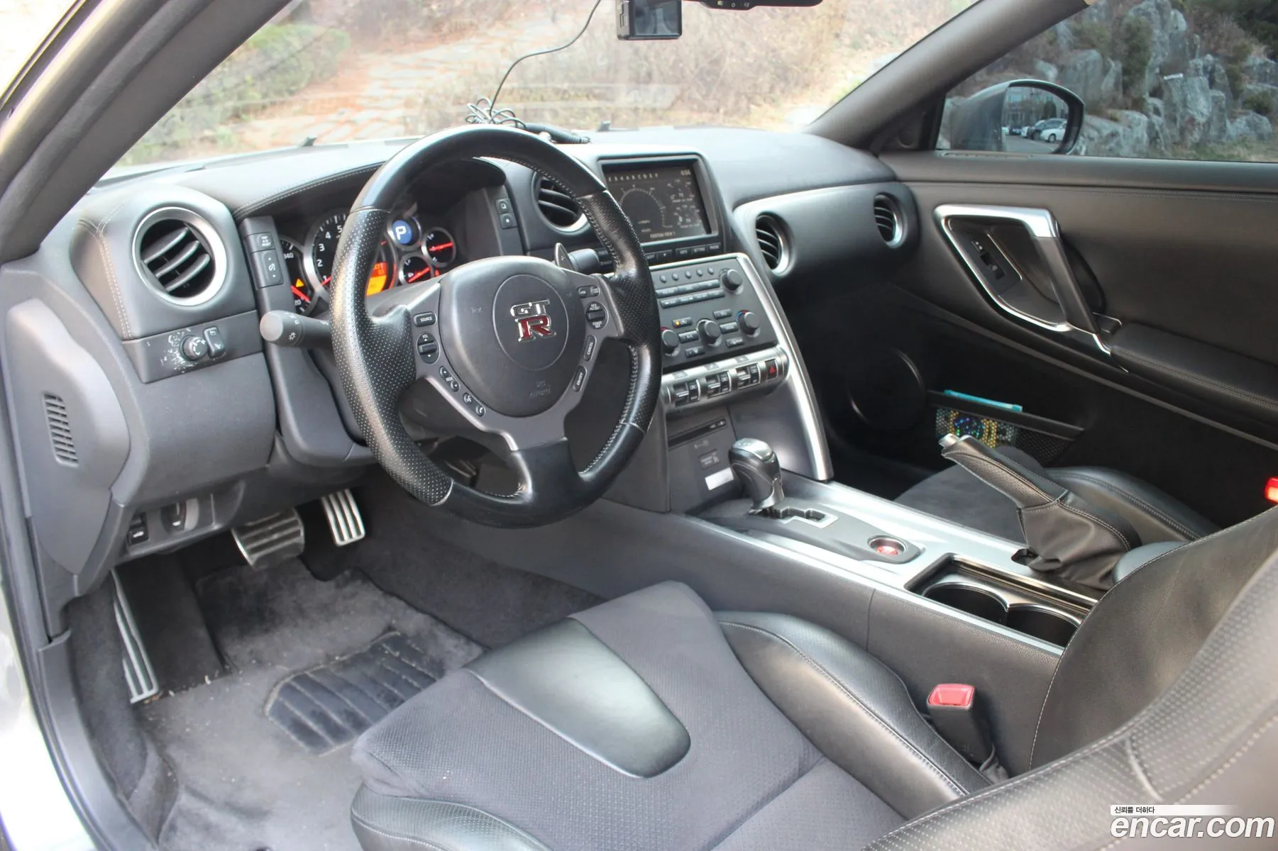 Nissan GT-R 2010 — 8