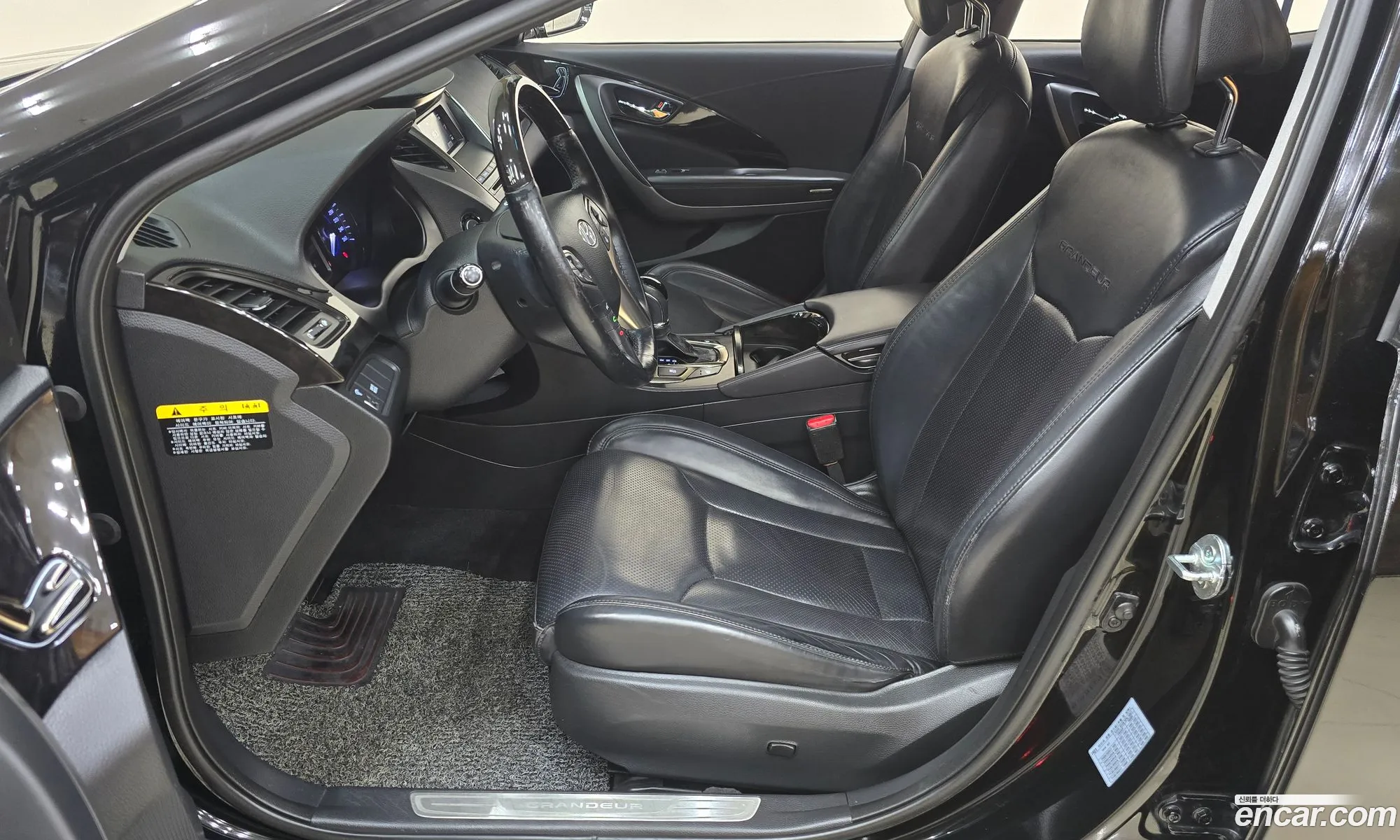 Hyundai Grandeur HG 2013 — 18