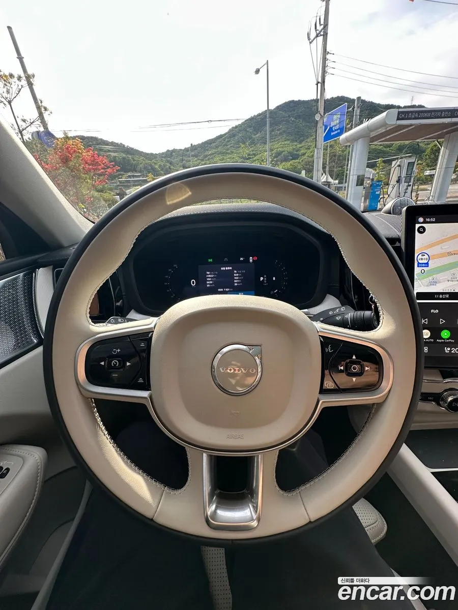 Volvo XC60 2025 — 16