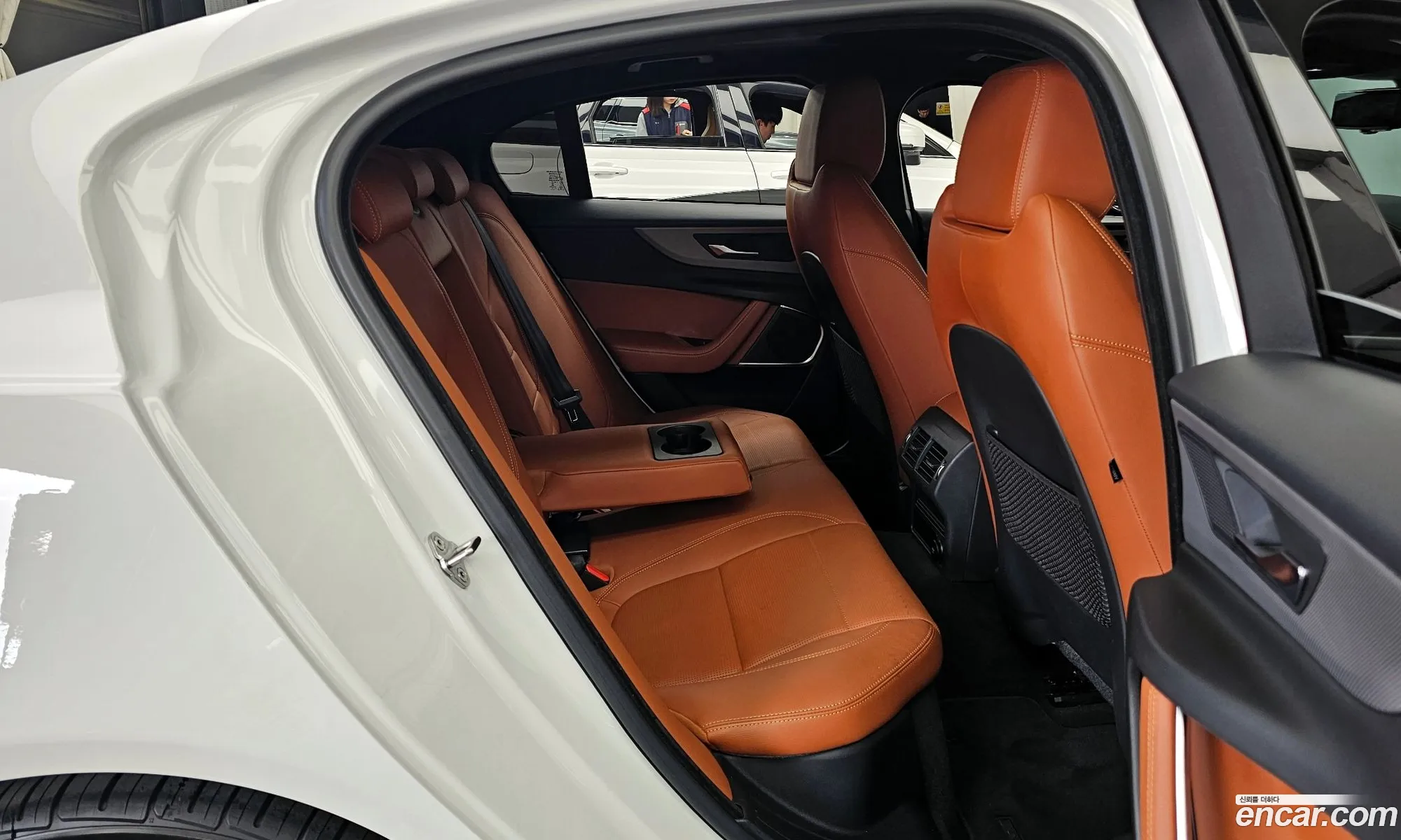 Jaguar XE 2020 SAJAB4BN5LCP64946 — 13