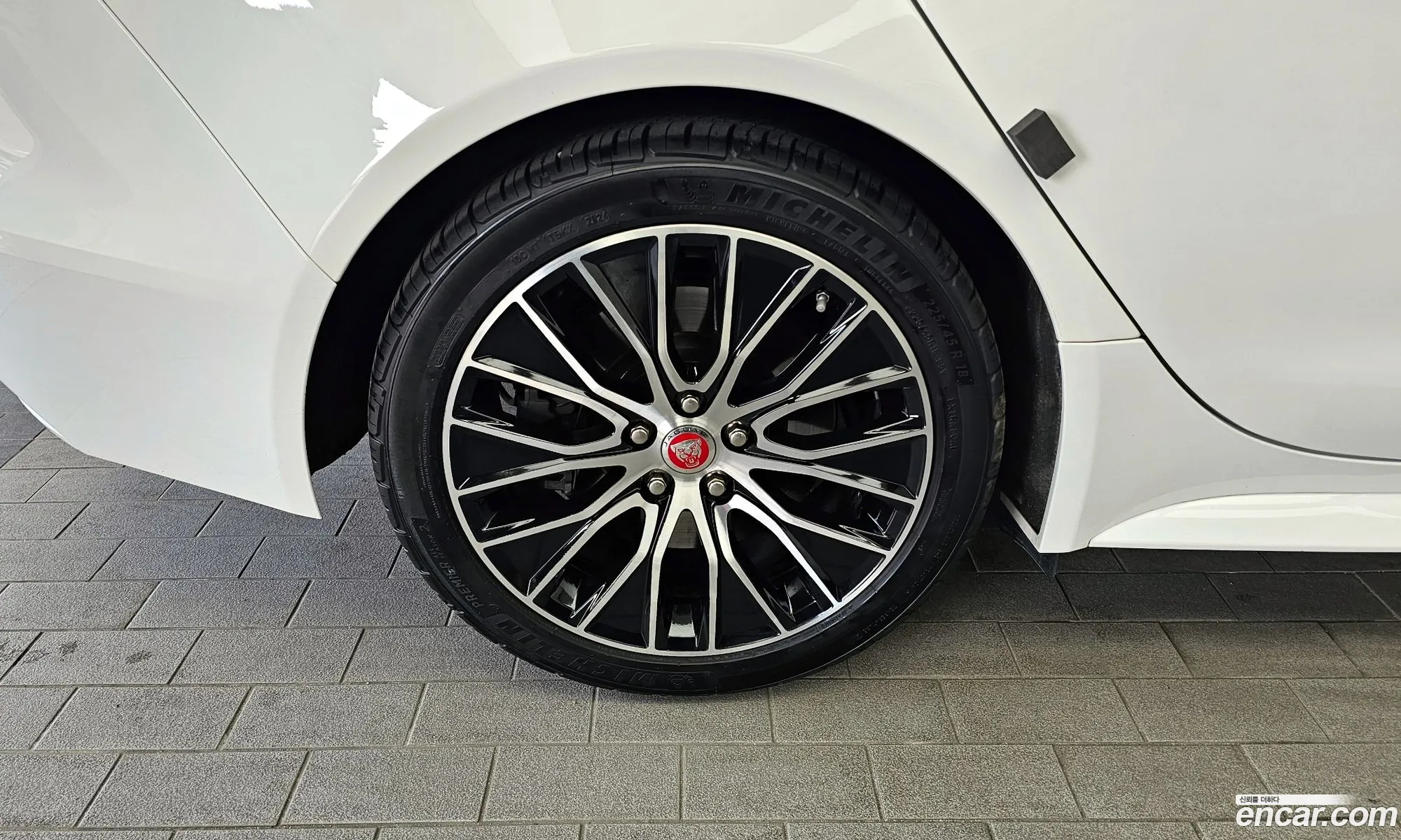 Jaguar XE 2020 SAJAB4BN5LCP64946 — 24