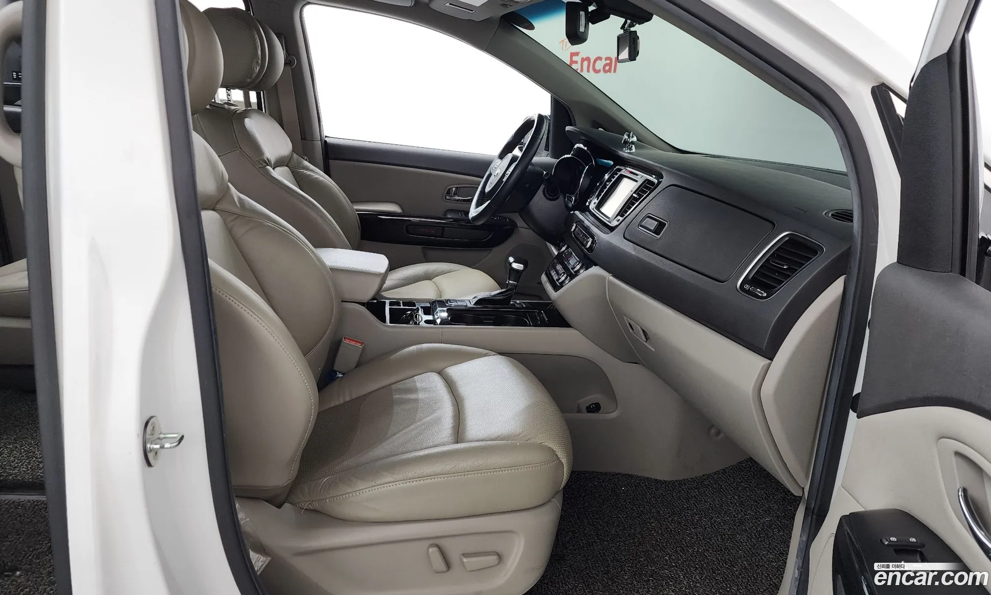 Kia Carnival 2017 KNAME81ABJS412283 — 14