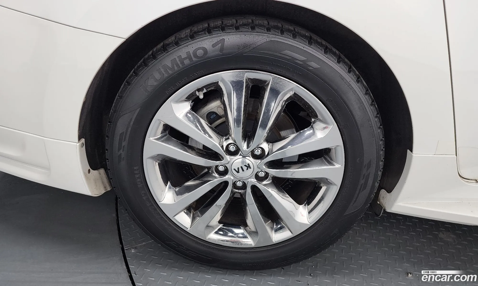 Kia Carnival 2017 KNAME81ABJS412283 — 12