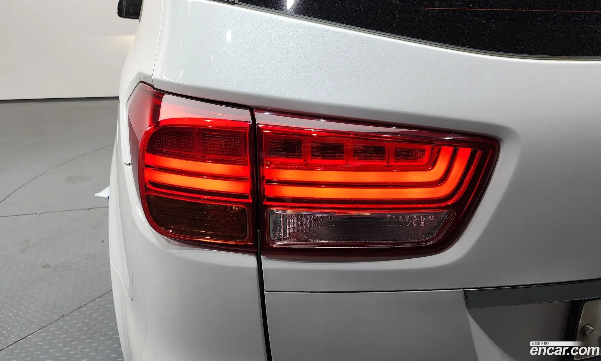 Kia Carnival 2017 KNAME81ABJS412283 — 25