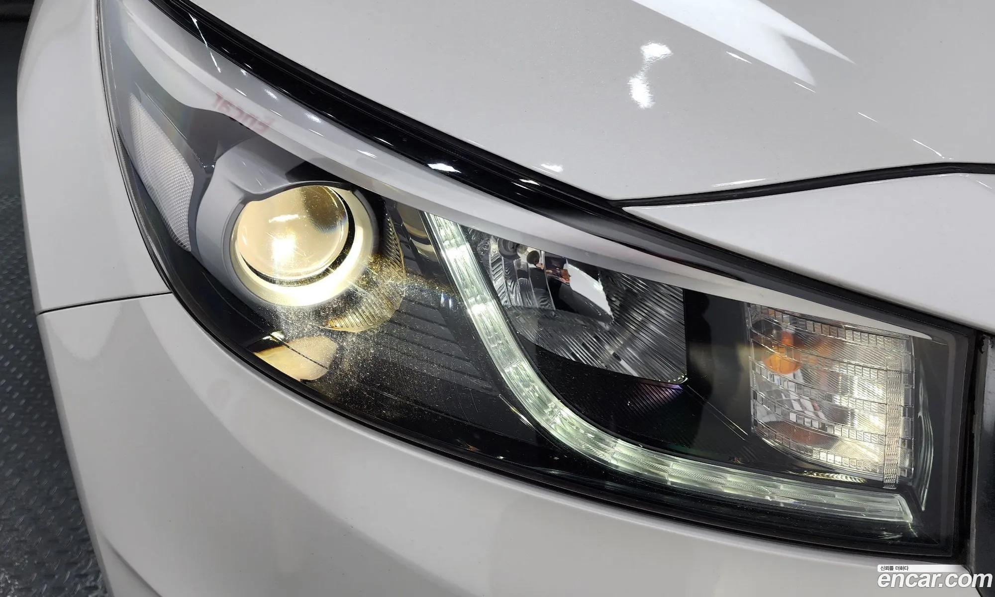 Kia Carnival 2017 KNAME81ABJS412283 — 32