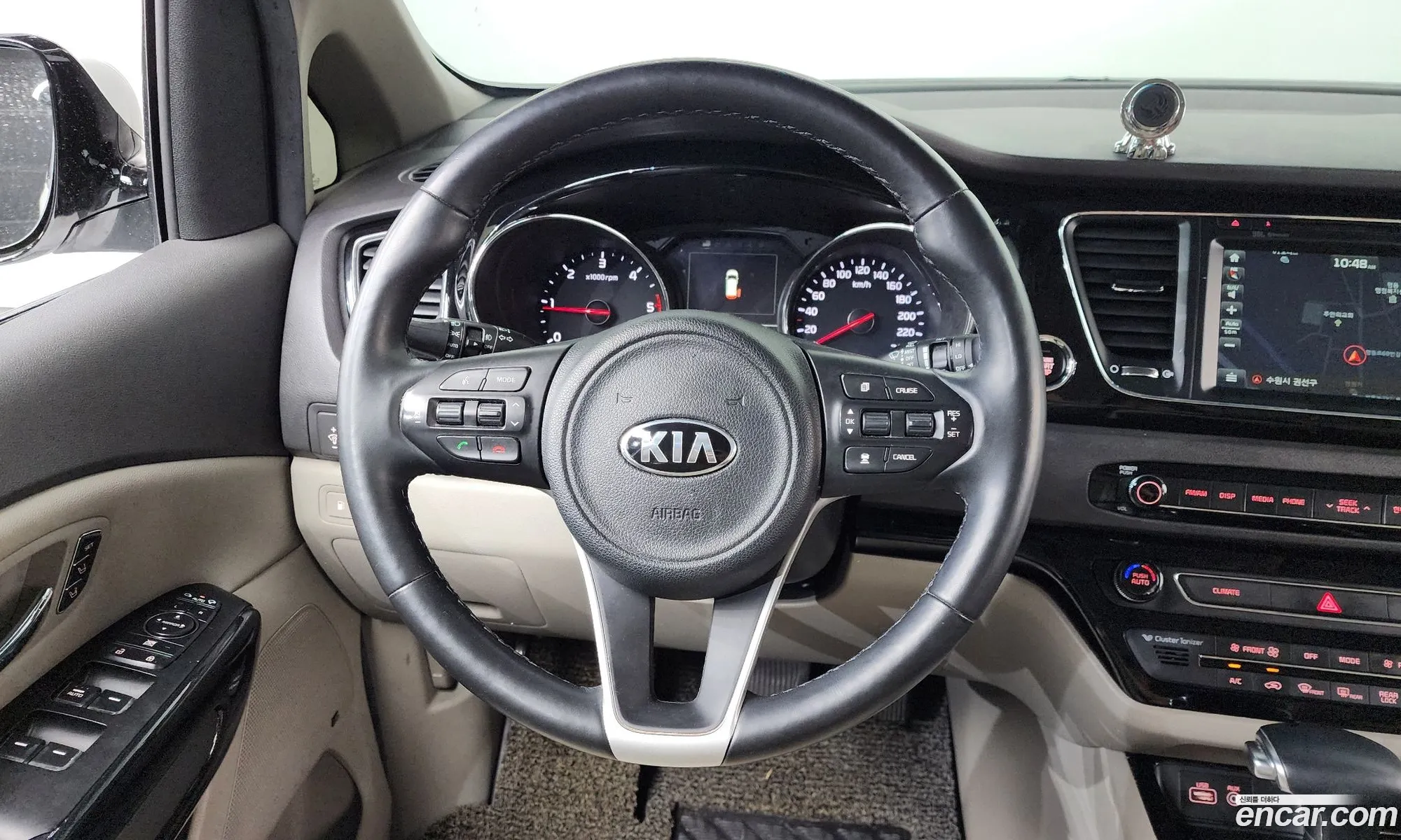 Kia Carnival 2017 KNAME81ABJS412283 — 2