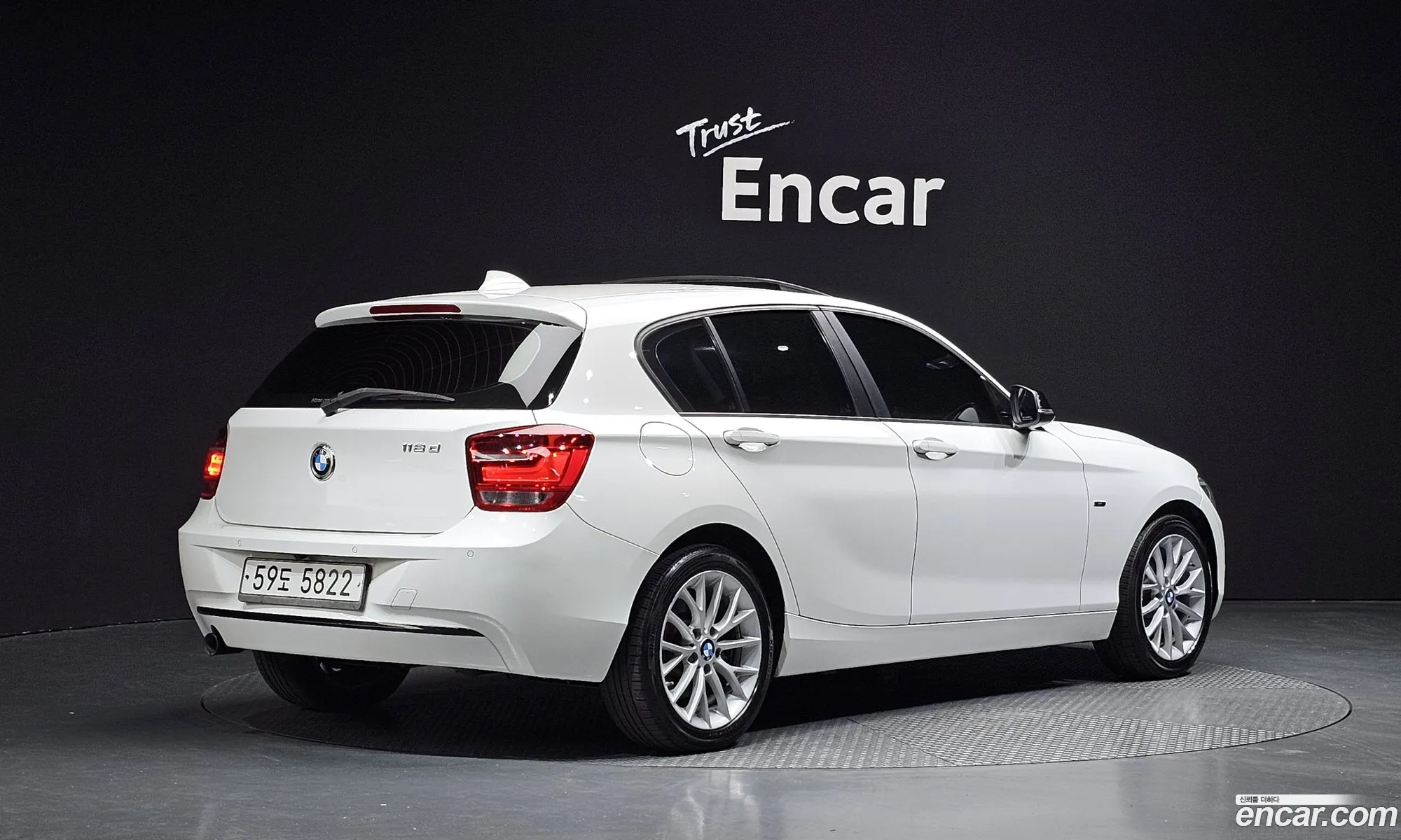 BMW 1 Series 2014 WBA1C1106FJ835990 — 31