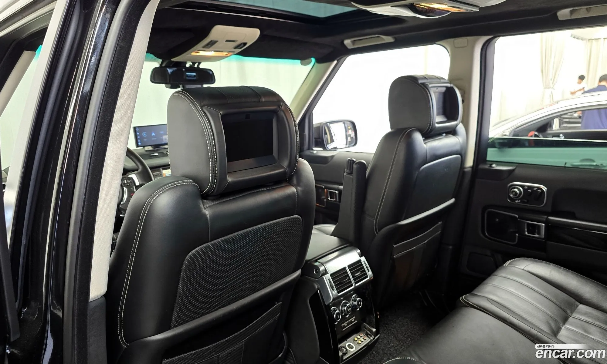 Land Rover Range Rover 2010 SALLMAM74AA321572 — 17