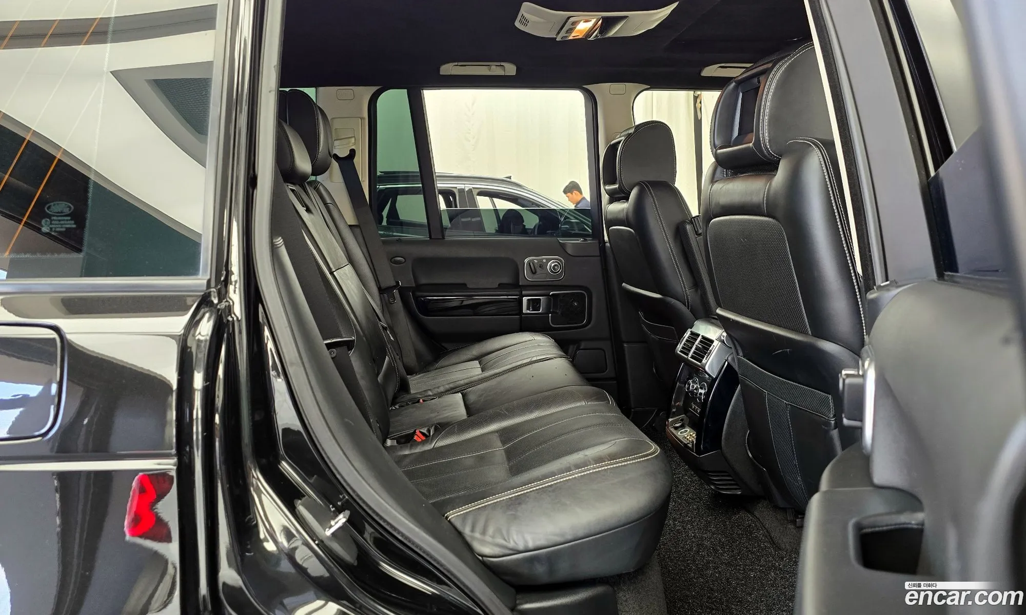 Land Rover Range Rover 2010 SALLMAM74AA321572 — 12
