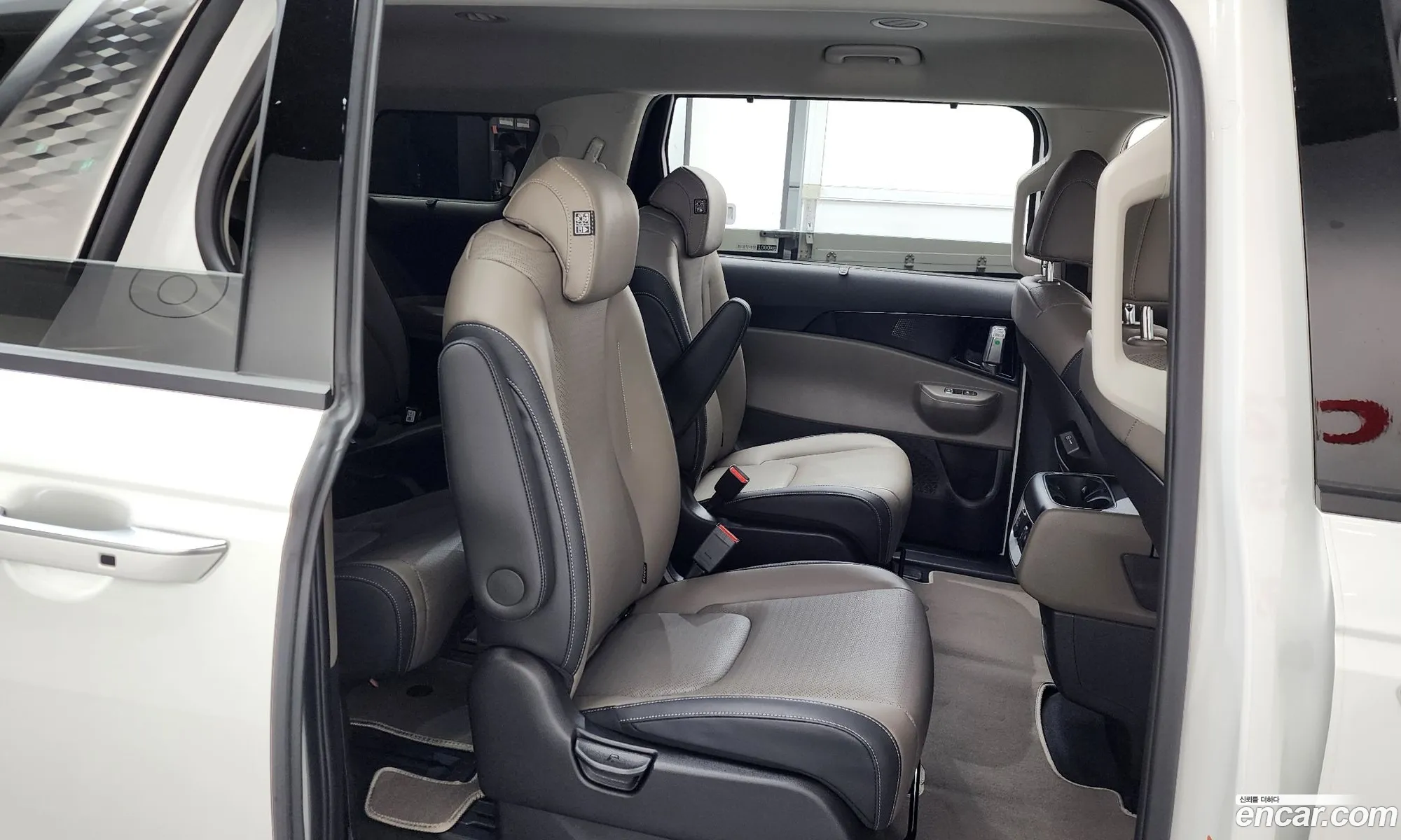 Kia Carnival 2025 KNANE81BBSS547330 — 29