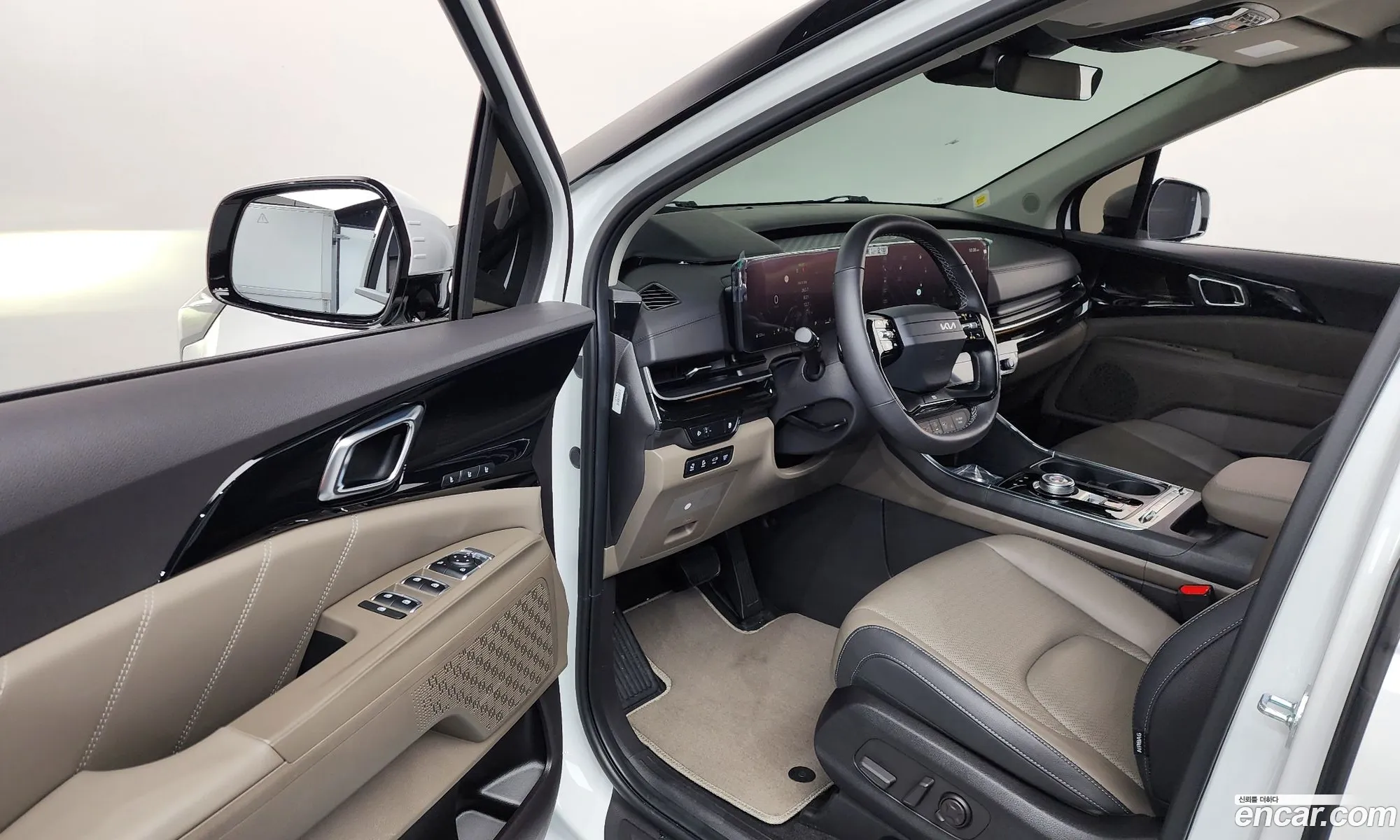 Kia Carnival 2025 KNANE81BBSS547330 — 28