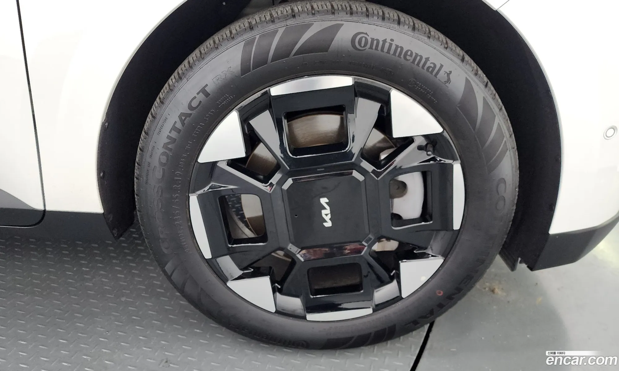 Kia Carnival 2025 KNANE81BBSS547330 — 16