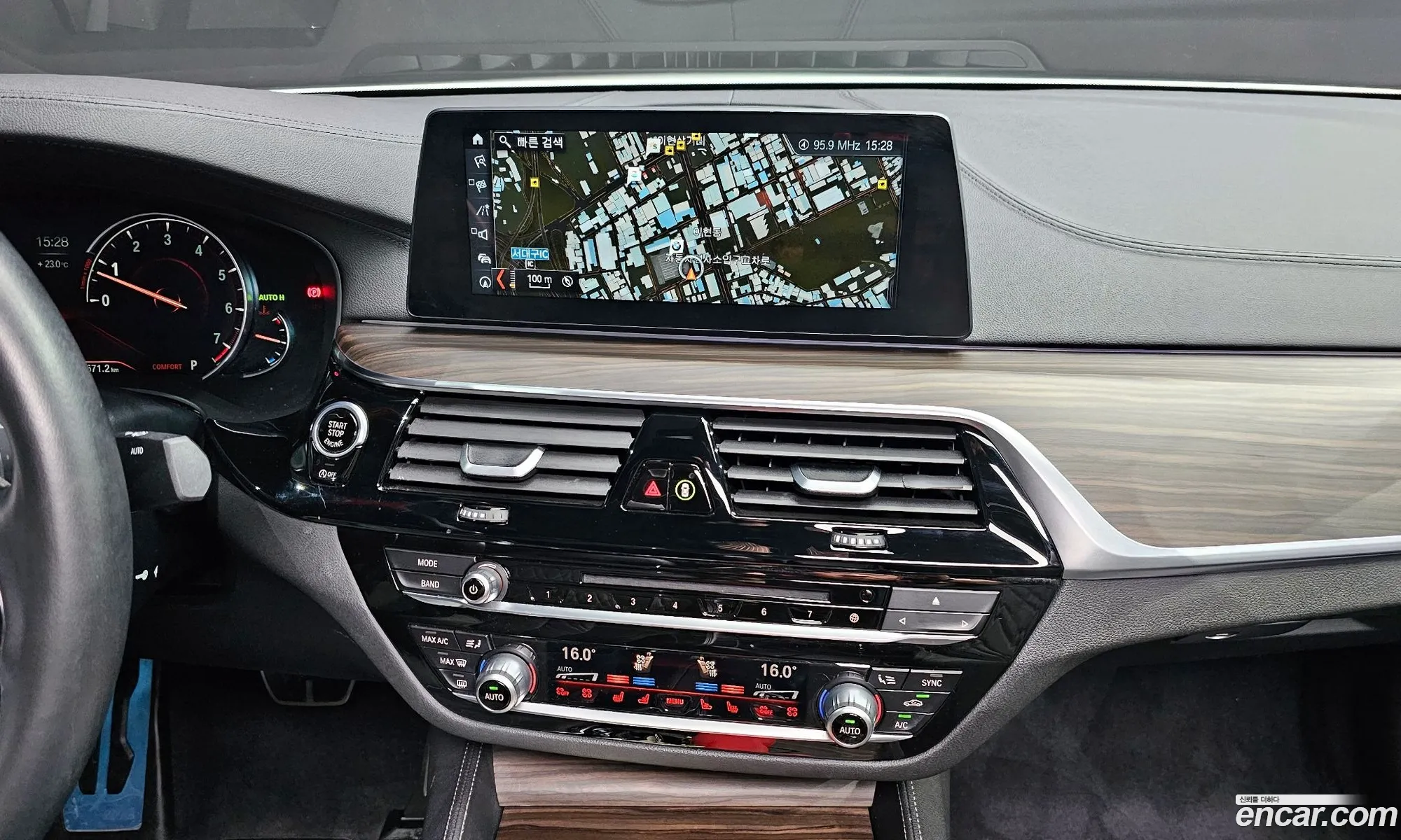 BMW 5 Series 2018 — 30