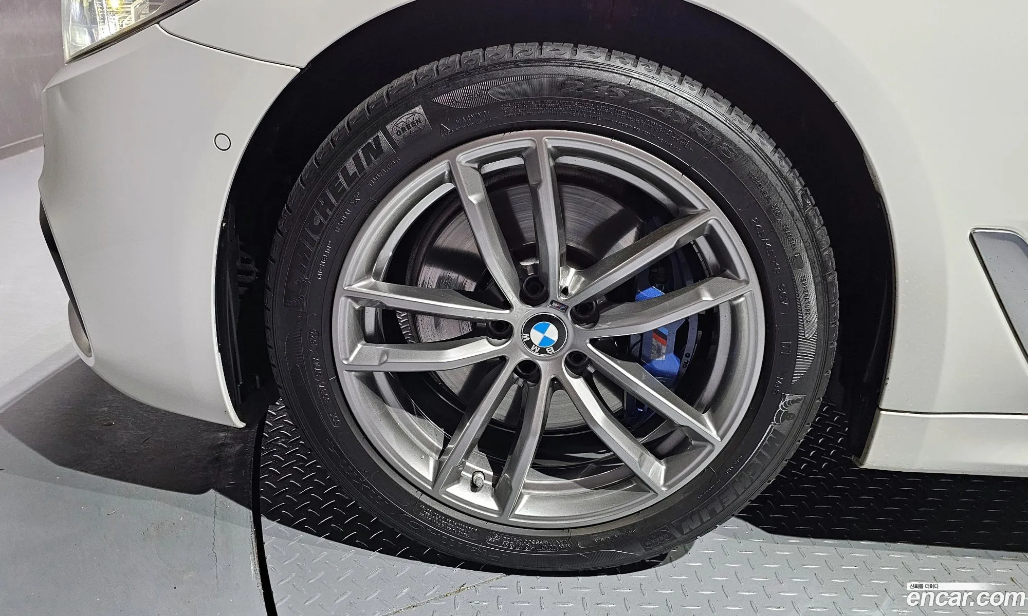 BMW 5 Series 2018 — 12